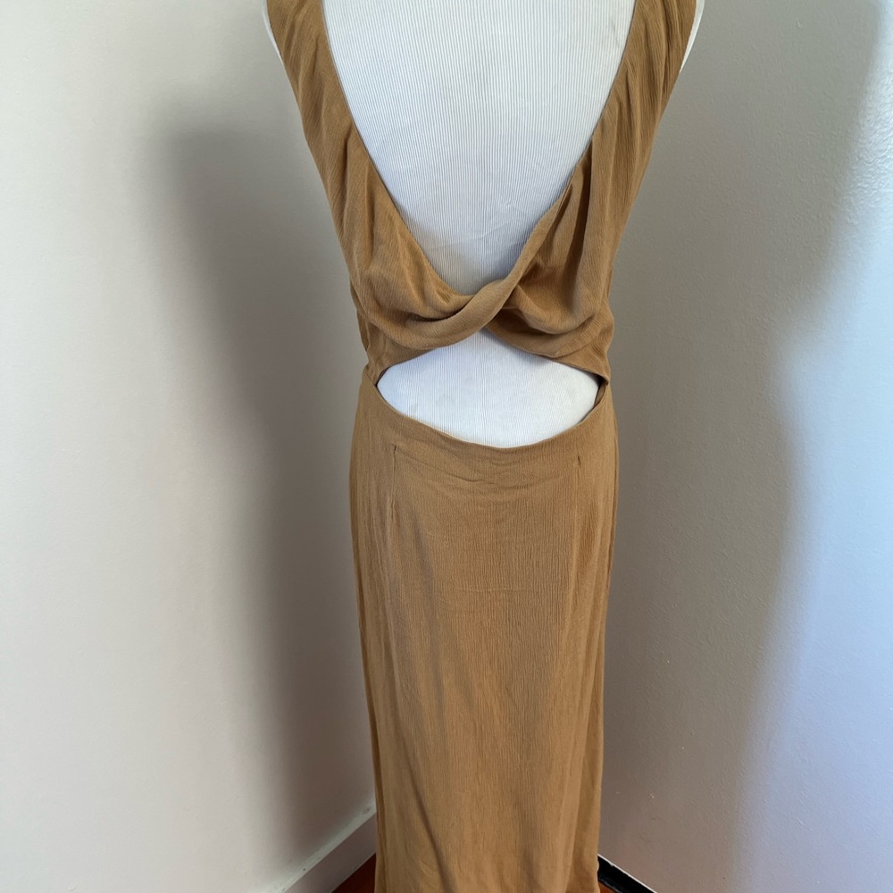 CUPSHE Florence Column V Neck Dress in Tan Midi Zippered Cut Out Sleeveless NWT